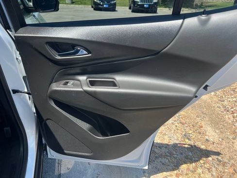 Used 2021 Chevrolet Equinox LT AWD/4WD image 24