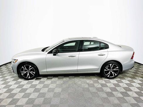 Used 2025 Volvo S60 B5 Core image 4