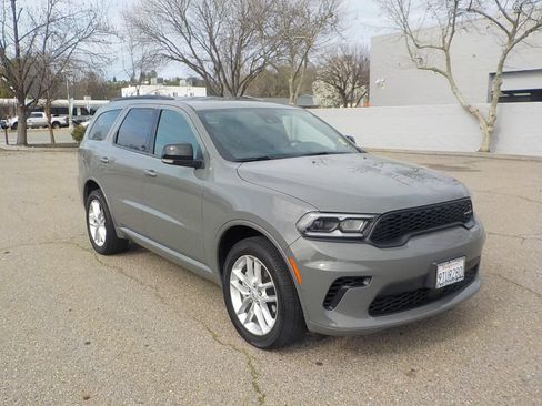 Used 2025 Dodge Durango GT image 5