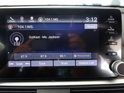 Used 2022 Honda Accord Sport image 45