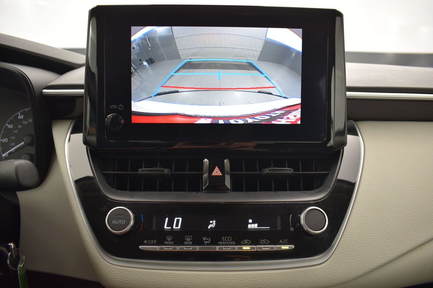 Used 2025 Toyota Corolla LE FWD image 15