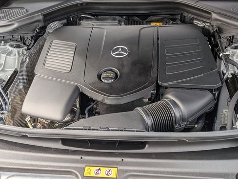 Certified 2025 Mercedes-Benz GLC 300 4MATIC image 40