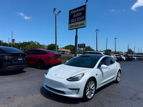 Used 2020 Tesla Model 3 Standard Range Plus RWD image 1