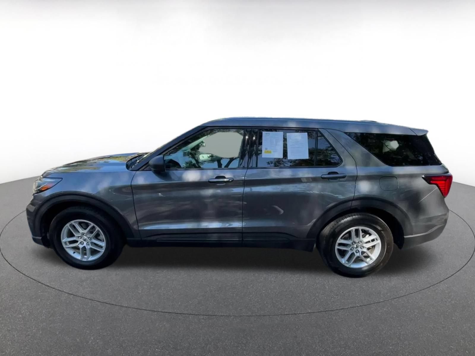 Used 2026 Ford Explorer Active RWD image 8