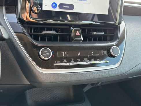 Used 2025 Toyota Corolla LE image 10