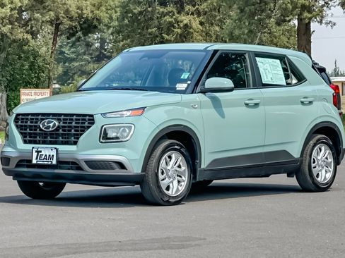 Certified 2026 Hyundai Venue SE FWD image 9
