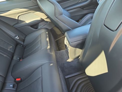 Used 2022 BMW M4 Coupe image 11