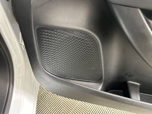 Used 2023 Chrysler Pacifica Touring-L w/ Uconnect Theater Family Group image 29