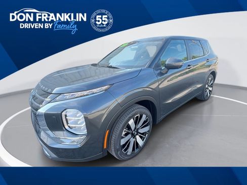 New 2025 Mitsubishi Outlander SE image 1