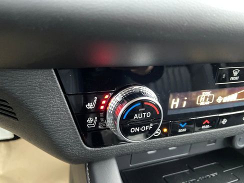New 2026 Mitsubishi Outlander SEL AWD/4WD image 16