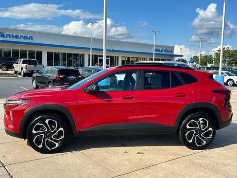 Used 2026 Chevrolet Trax RS w/ Driver Confidence Package FWD image 23