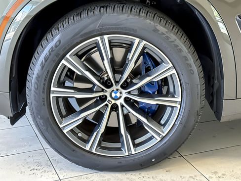 Used 2026 BMW X5 xDrive40i w/ M Sport Package AWD/4WD image 26