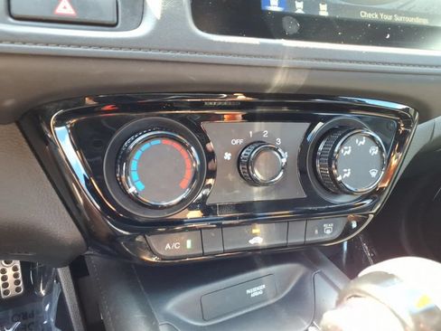 Used 2021 Honda HR-V Sport image 19