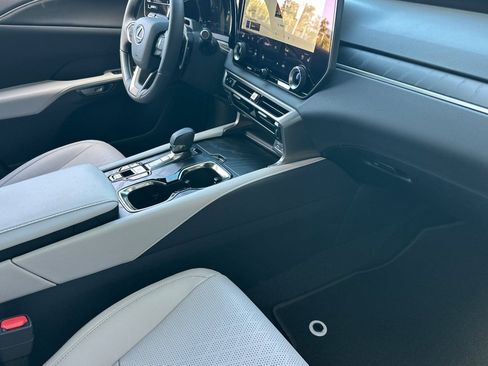 New 2026 Lexus RX 350h AWD/4WD image 13