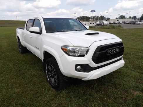 Used 2017 Toyota Tacoma 4x4 Double Cab image 5