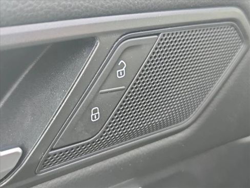 Used 2023 Volkswagen Tiguan S FWD image 9