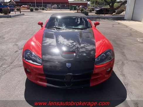 Used 2005 Dodge Viper SRT-10 image 3