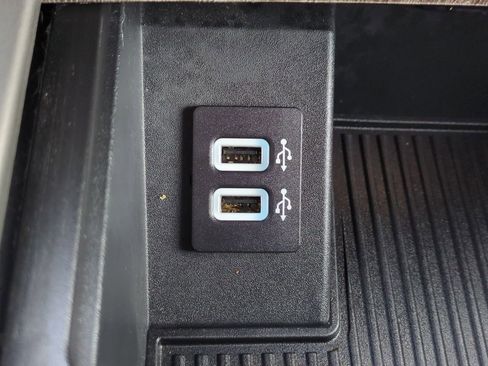 Used 2017 Ford F350 Lariat w/ Chrome Package image 23