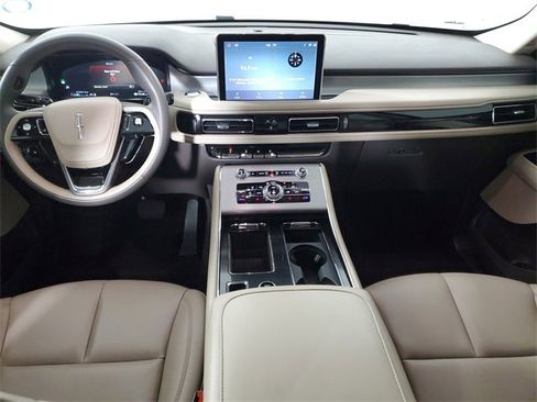 Used 2023 Lincoln Aviator 2WD image 16
