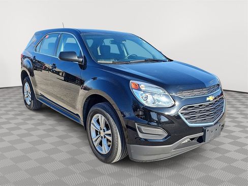 Used 2017 Chevrolet Equinox LS image 3