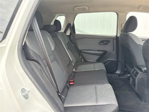 Used 2022 Nissan Rogue S image 31