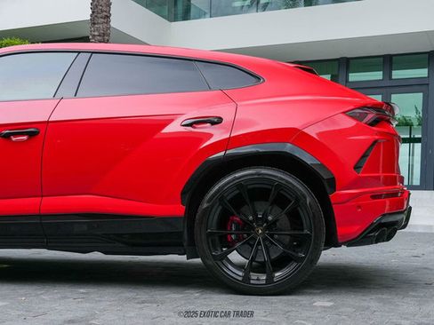 Used 2019 Lamborghini Urus image 5