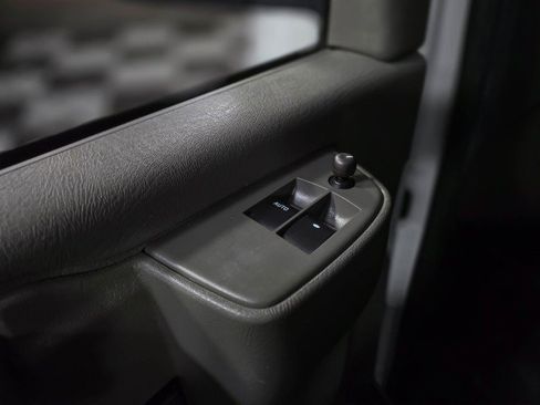 Used 2021 Chevrolet Express 2500 135''WB Low Roof 6.6L V8 Miniv w/ Driver Convenience Package image 27