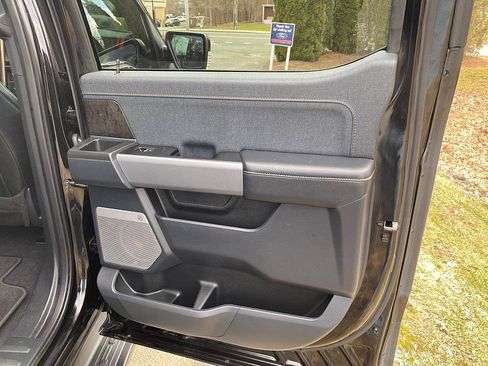 Used 2023 Ford F150 Lightning Lariat image 43