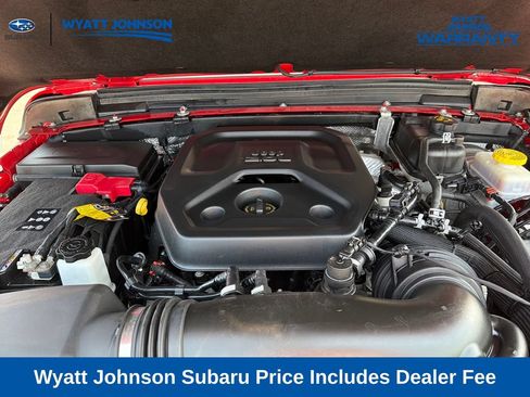 Used 2025 Jeep Wrangler Unlimited Sahara AWD/4WD image 17