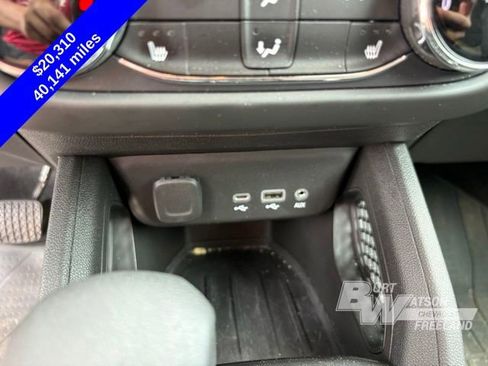 Used 2022 Chevrolet TrailBlazer LT w/ LPO, Blackout Package AWD/4WD image 13