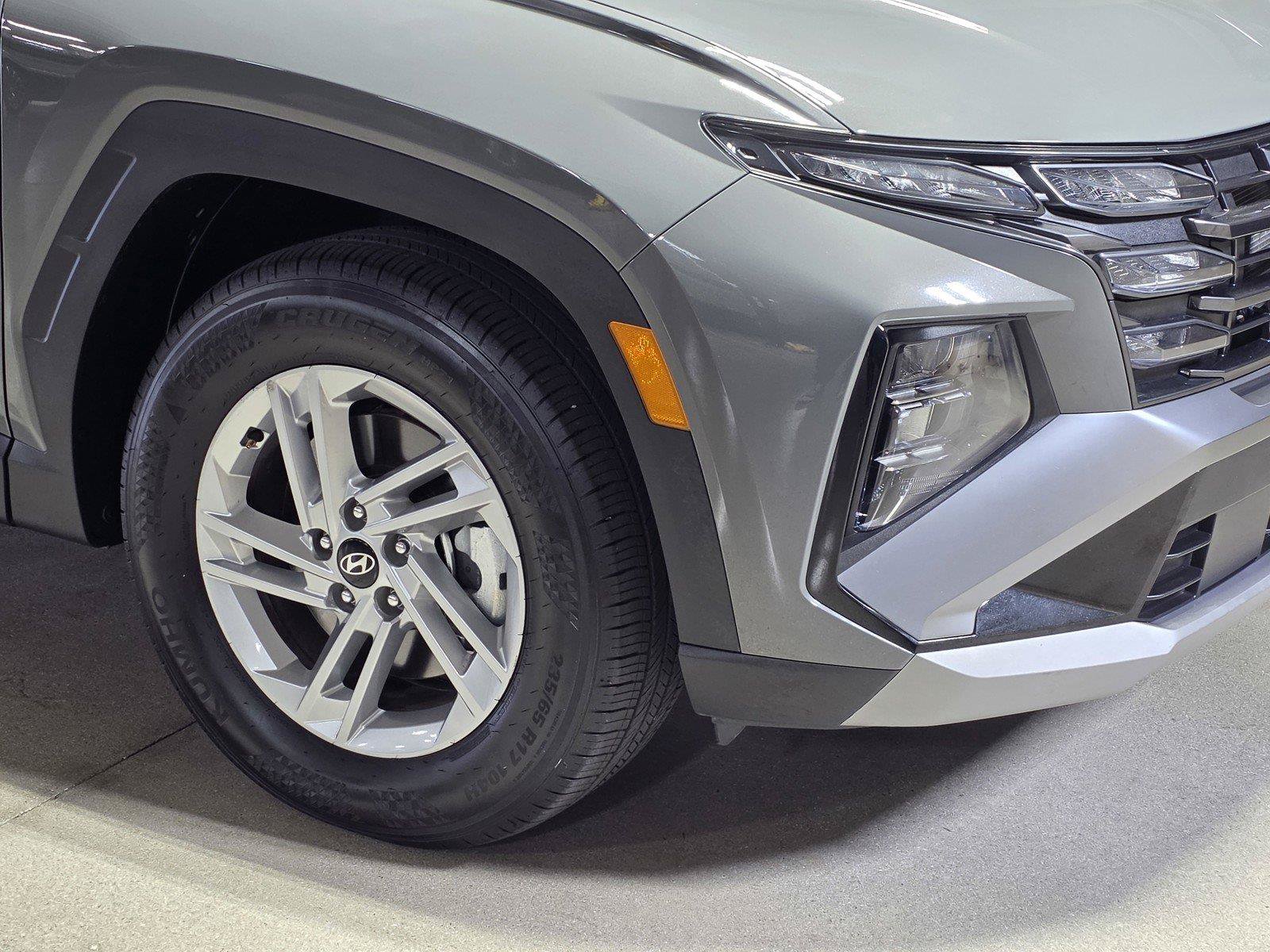 Certified 2025 Hyundai Tucson SE FWD image 10