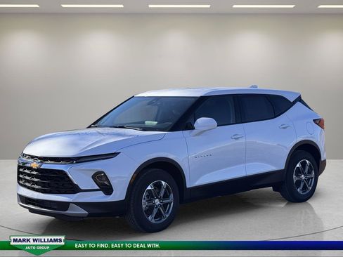 New 2025 Chevrolet Blazer LT w/ LPO, Floor Liner Package FWD image 5