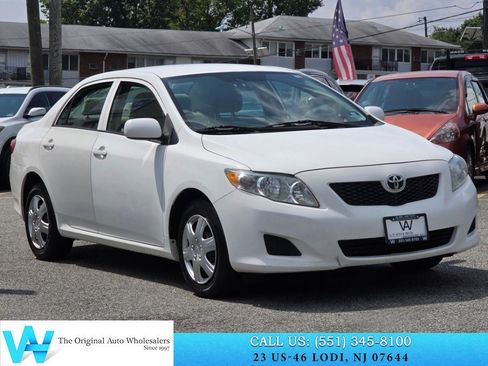 Used 2010 Toyota Corolla LE FWD image 1