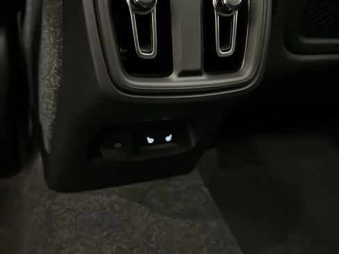 Used 2026 Volvo XC40 B5 Plus w/ Protection Package Premier image 28