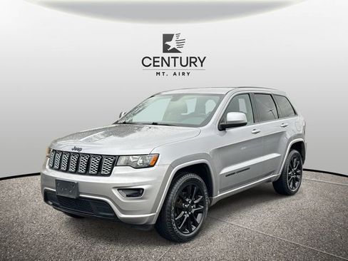 Used 2020 Jeep Grand Cherokee Altitude image 5