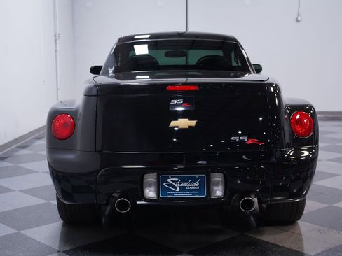 Used 2005 Chevrolet SSR w/ Preferred Equipment Group image 9