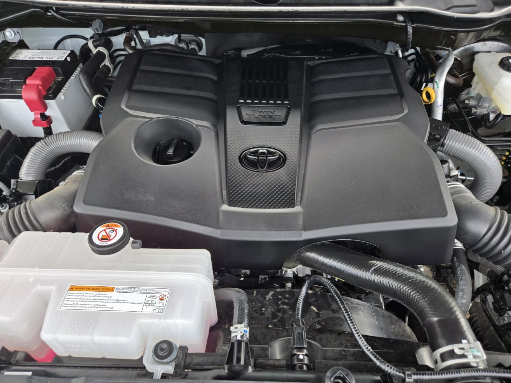 Used 2026 Toyota Tundra Limited AWD/4WD image 30
