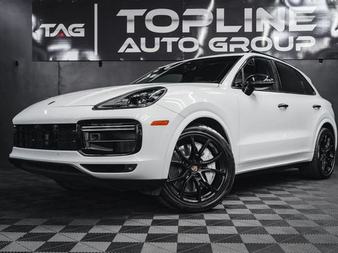 Used 2019 Porsche Cayenne Turbo AWD/4WD image 3