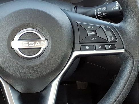 Used 2024 Nissan Sentra SV FWD image 11
