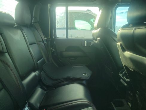 Used 2022 Jeep Gladiator Rubicon w/ LED Lighting Group AWD/4WD image 10