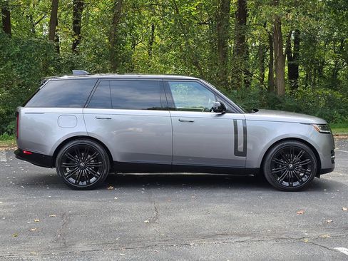 Used 2024 Land Rover Range Rover Long Wheelbase SE AWD/4WD image 5