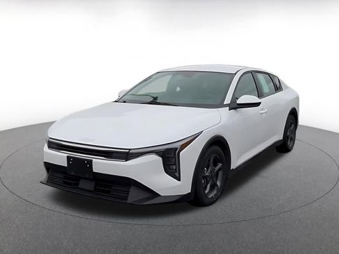 Used 2025 Kia K4 LXS image 7
