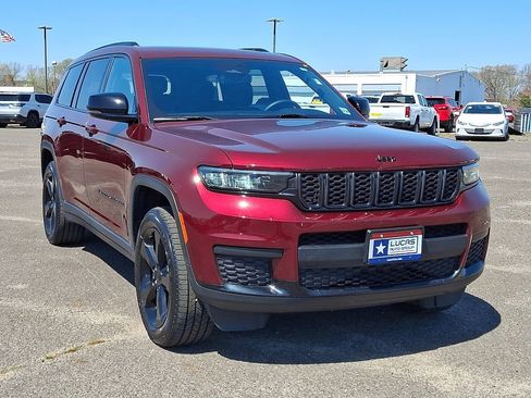 Used 2024 Jeep Grand Cherokee L Altitude AWD/4WD image 2