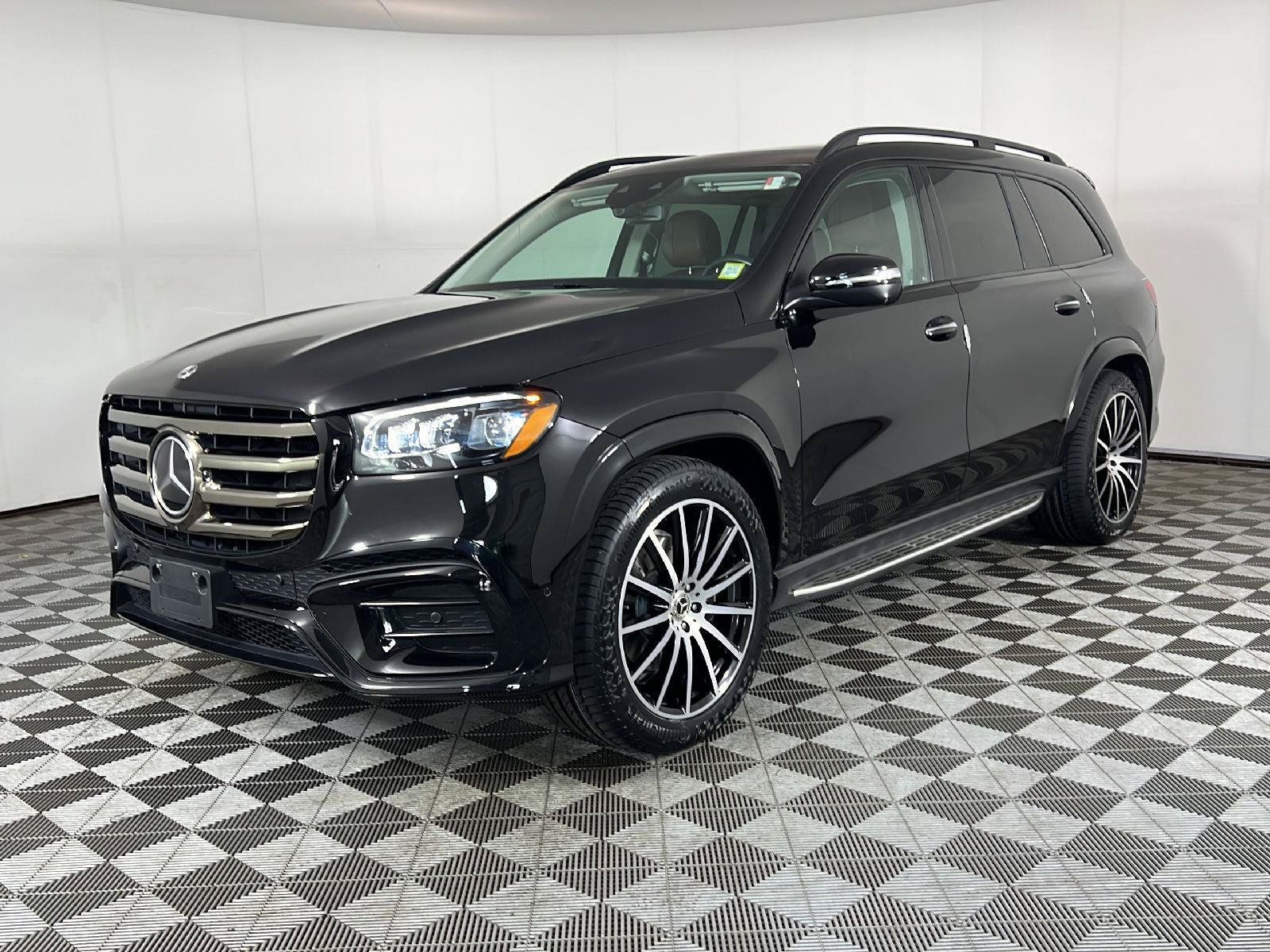 Used 2024 Mercedes-Benz GLS 580 4MATIC image 12