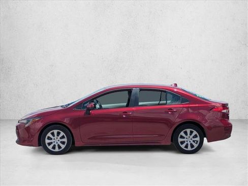 Used 2025 Toyota Corolla LE FWD image 7