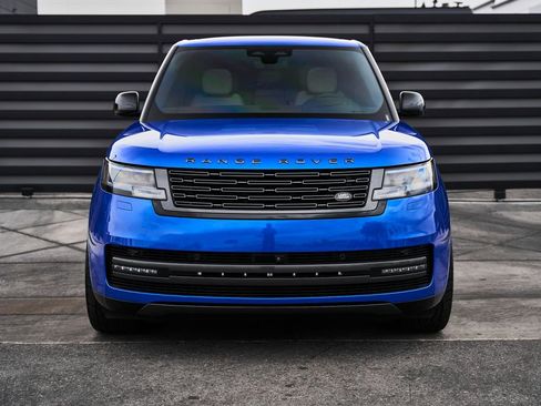 Used 2025 Land Rover Range Rover Long Wheelbase SE image 12