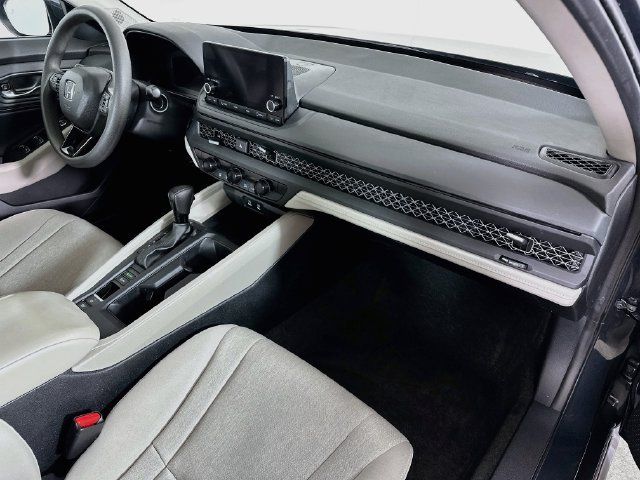 Certified 2023 Honda Accord EX image 32