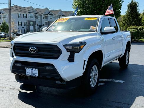 Used 2026 Toyota Tacoma SR5 RWD image 3