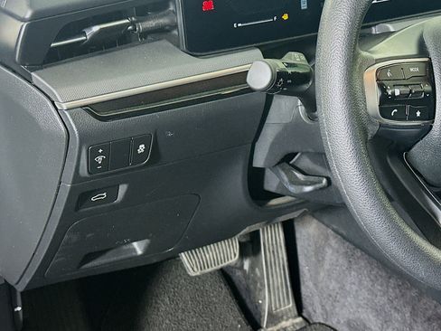 Used 2025 Kia K5 LXS image 17