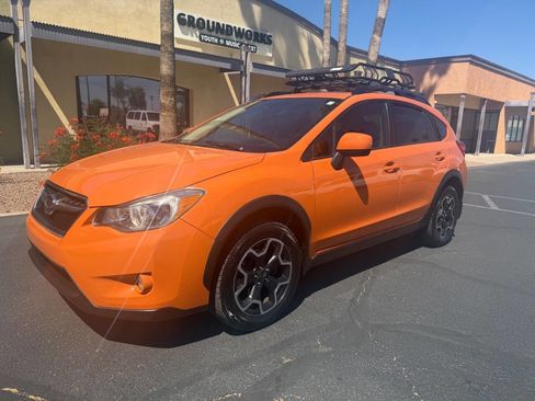 Used 2014 Subaru Crosstrek 2.0i Premium w/ Moonroof Package AWD/4WD image 3